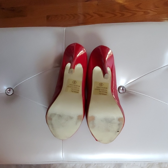 LIKE NEW: JOURNEY COLLECTION SEXY ON A BUDGET - Picture 4 of 4